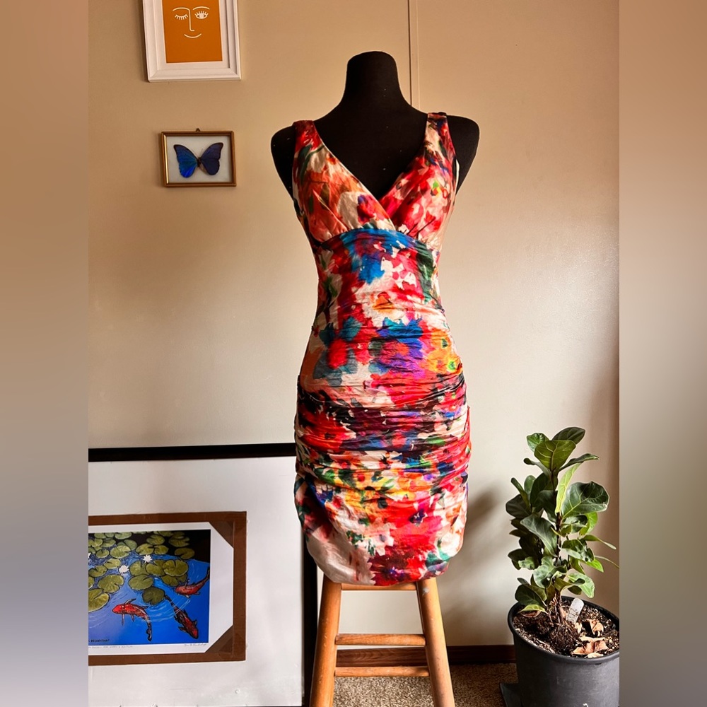 Nicole Miller size 6 watercolor floral dress runched bodycon excellent condition